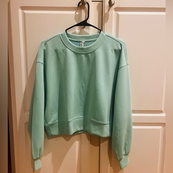 Lululemon Wild Mint, Perfectly Oversized Cropped Crew, NEW condition - Picture 3 of 5